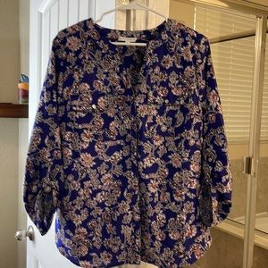 Blouse multi print, smoke and pet free home